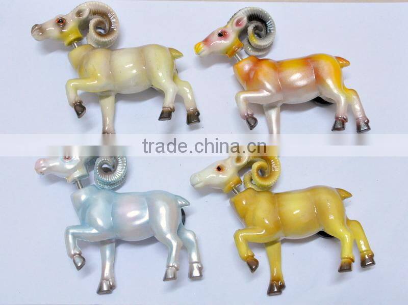 4 inch Small Sheep Eat Dollor Plastic Fridge Magnets Maker
