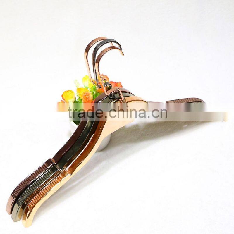 New style gold plastic coat hanger for clothes display