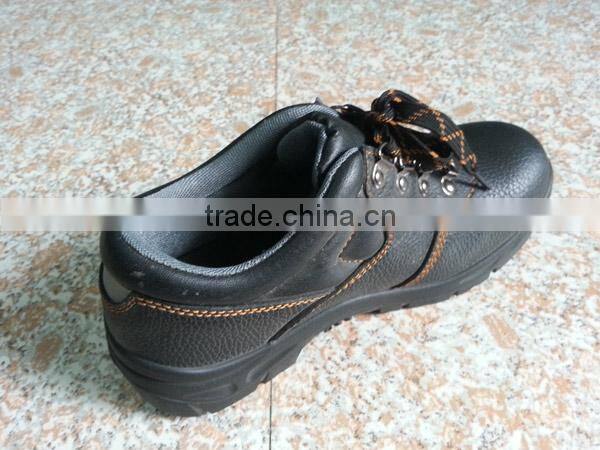 PU Injected Black Embossed Safety Shoes for Crews
