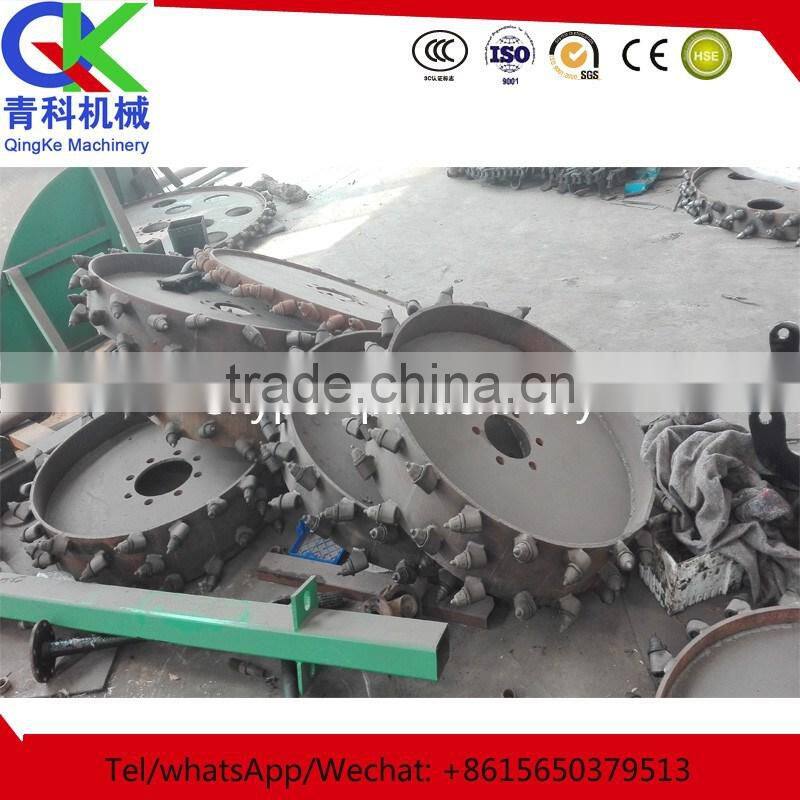 Four-wheel chain Cable modification pit digging machine