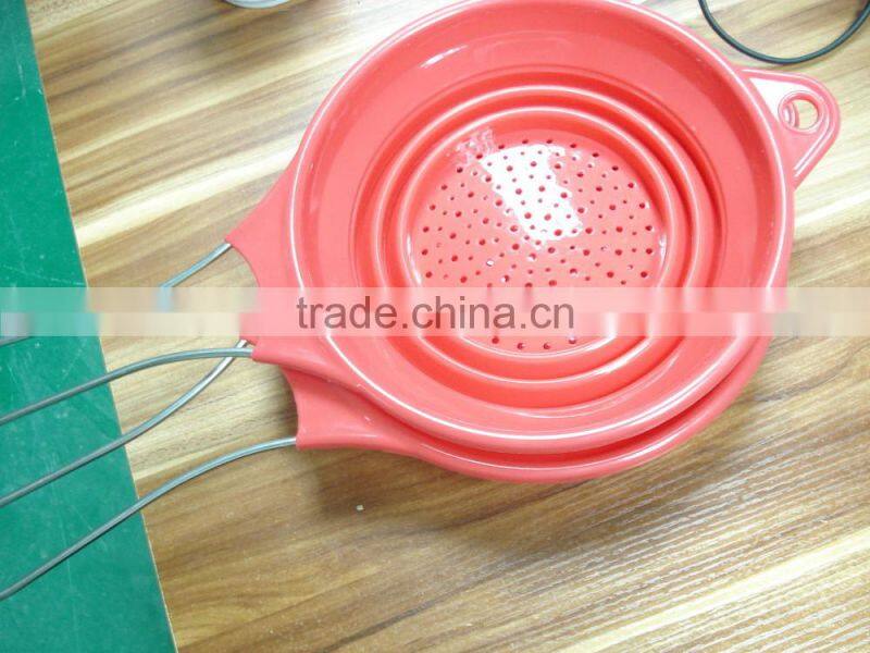 PDF folding stainless steel handle silicone strainer