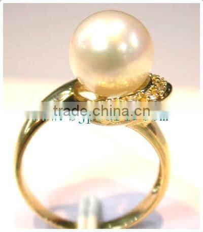 gold south sea pearl and gold ring