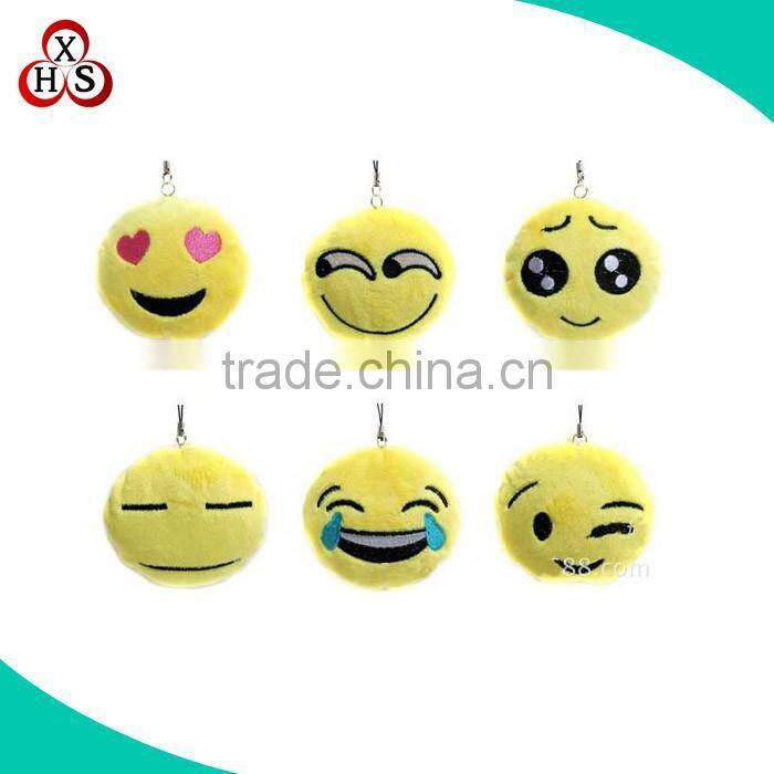 2015 Wholesale funny soft plush small emoji keychain