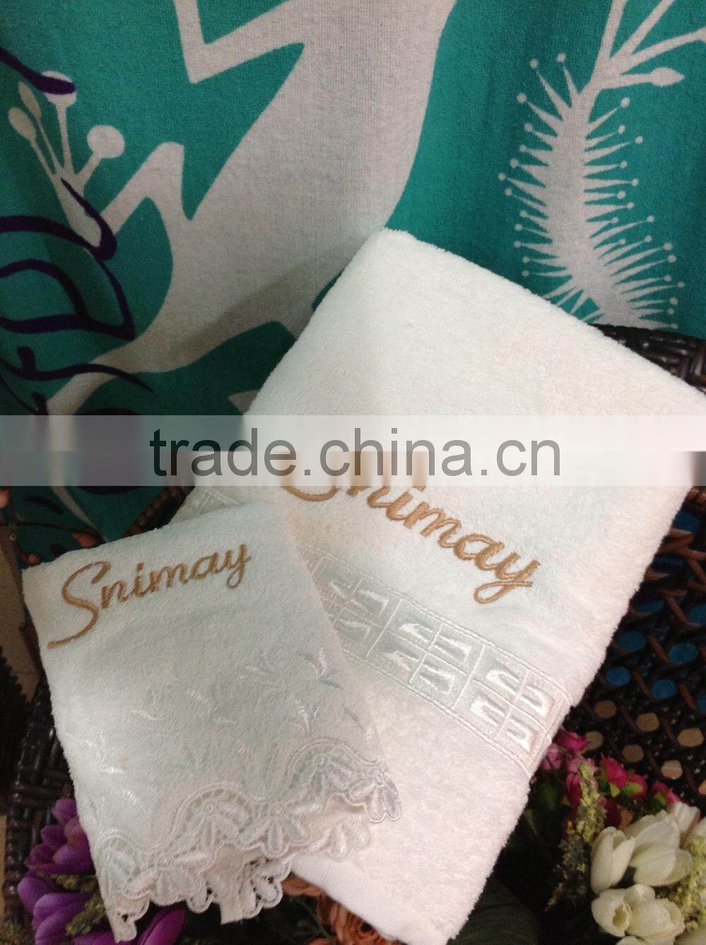 Embroidered towel wholesale cute design pure cotton yarn dyed small square jacquard face towel