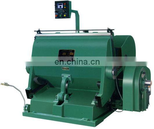 Manual creasing and die cutting machine for corrugated paper box