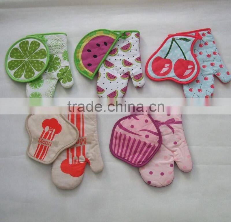 simple design pot holder and glove in european market shaped pot holder set cotton fruit shape kitchen set