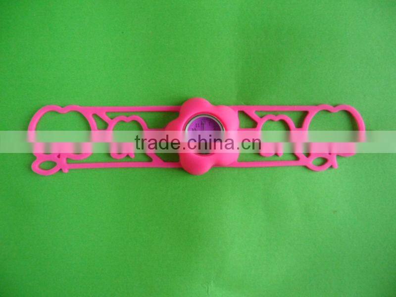 Hot!!! Lovely hollow out flower shape digital silicone watch