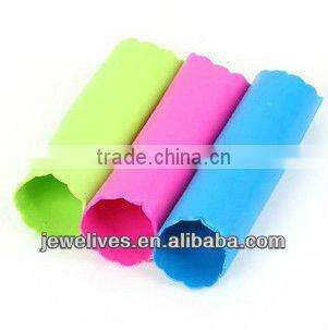 Kitchen promotion silicone garlic vegetable tools / silicone garlic peeler