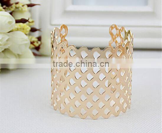 2015 squama design jewelry hollow bangle,adjustable bracelet bangles for costume