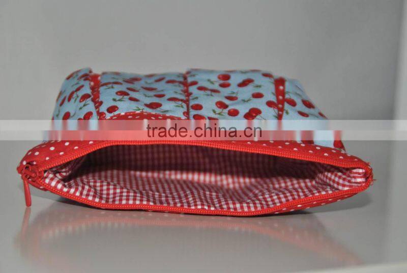 Beautiful pattern printing with plaid trim flax cosmetic bag