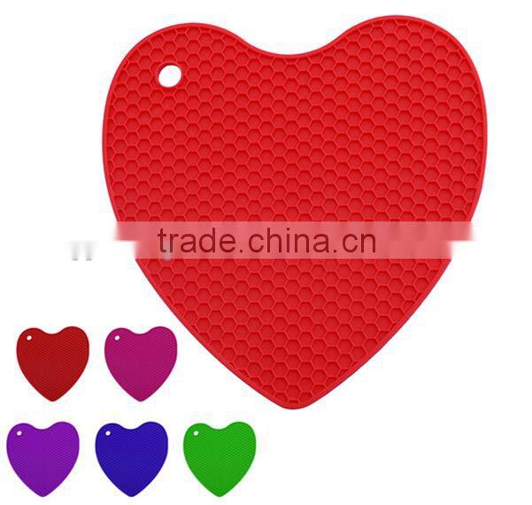 Hot sale FDA and LFGB food grade colorful heart shape non-sick silicone table mat & silicone placemat