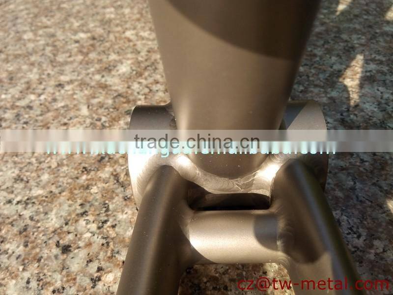 Customized Titanium road bicycle frame touring bike frame with polished logo & Integrated head tube