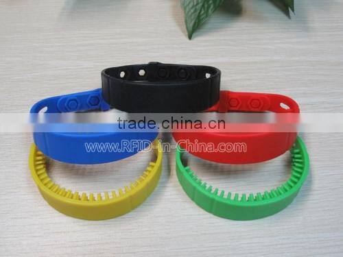 New Launched 125KHz or 13.56MHz RFID watchband