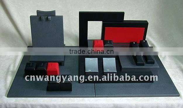 window leather jewelry display set