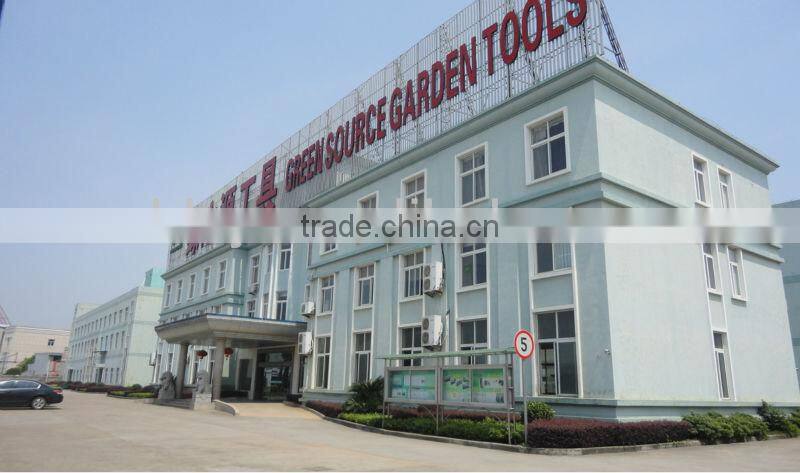 Adjustable plastic water gun for cleaning