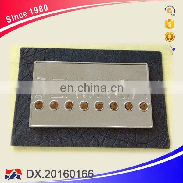 High Quality Silver Metal Brand with Black Leather Label for Jeans
