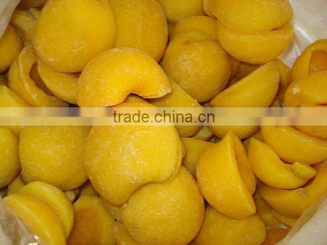 Frozen yellow peach dices