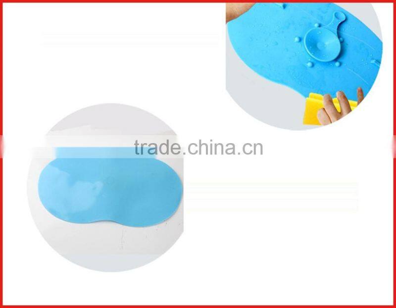 Baby training dinner suctio bowl on table