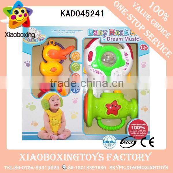 Hot selling interesting gift lovely plastic infant rattle ball baby toys