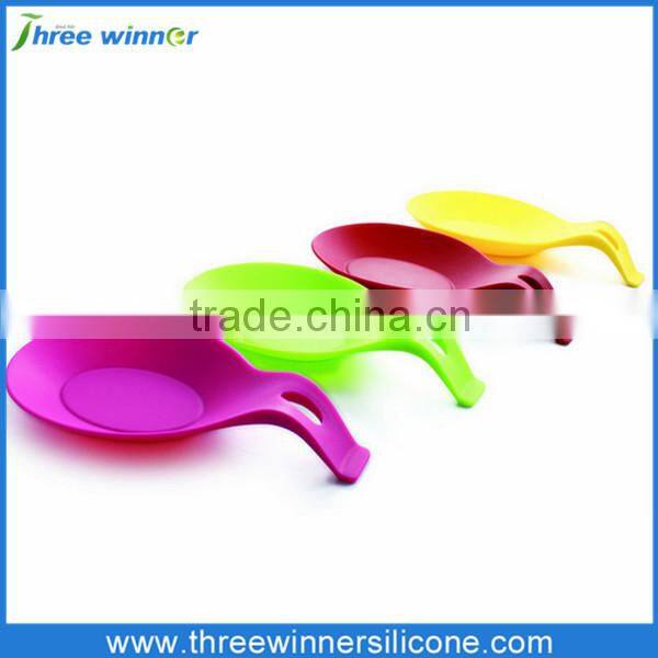 Newest hot sell LFGB standard spoon holder rest gadgets