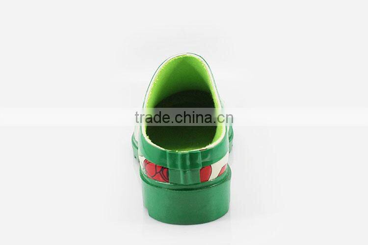 2016 Quality Green Colorful Garden boots