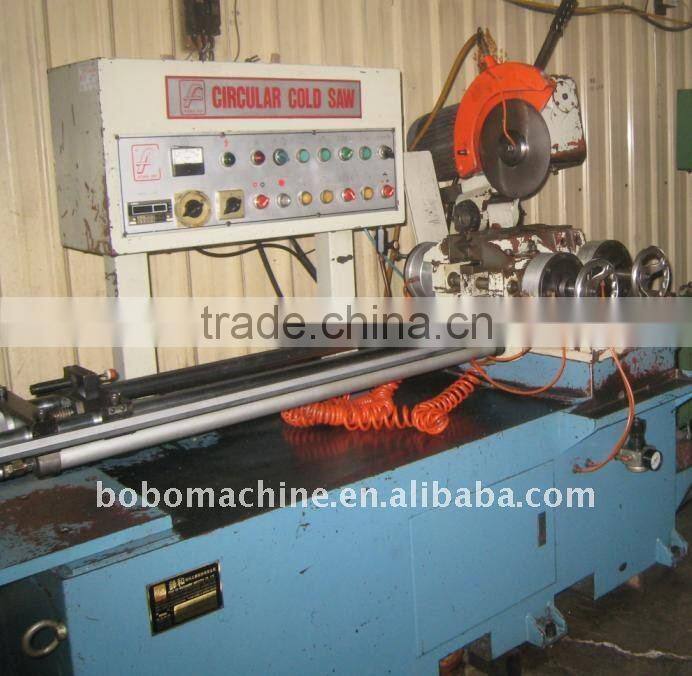 Automatic pipe cutting machine