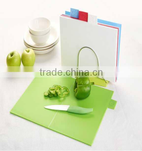 High Quality Antibacterial Plastic Cutting Board with handle