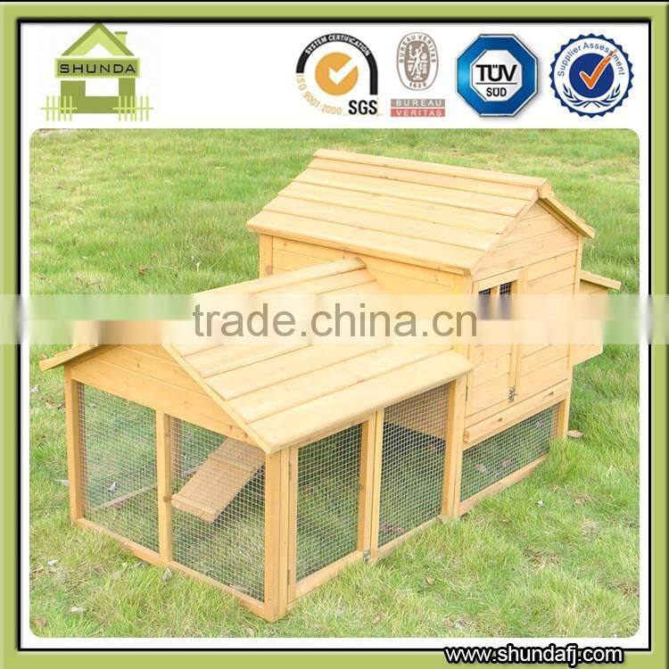 SDC01 wooden chicken coop with ramp