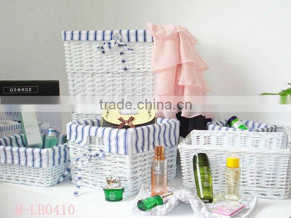 2013 latested new design willow laundry basket with lid and fabric fou big hotel