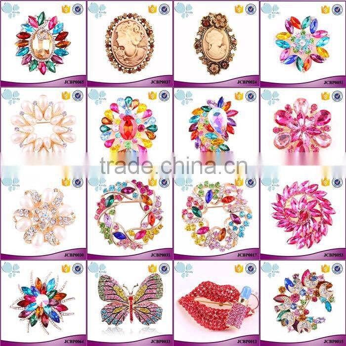 Wholesale zinc alloy fully-jewelled crystal rhinestones apple shape brooch