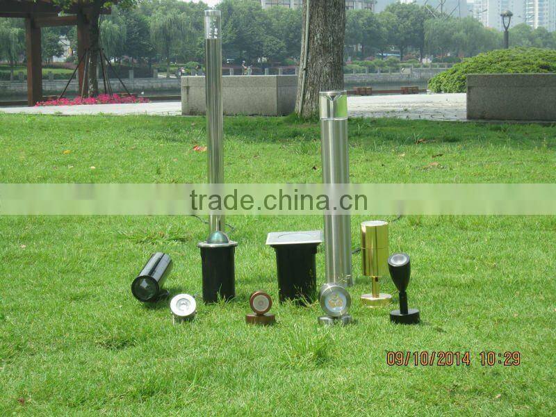 Aluminum housing bollard delineator