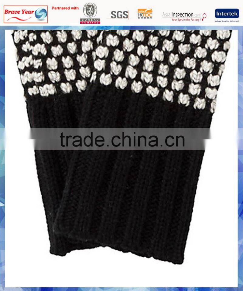 monochrome Popcorn knitted Handwarmers for women