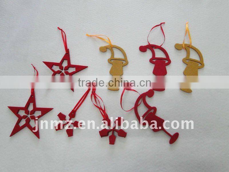 Nonwoven fabric made Ornaments on Santa trees