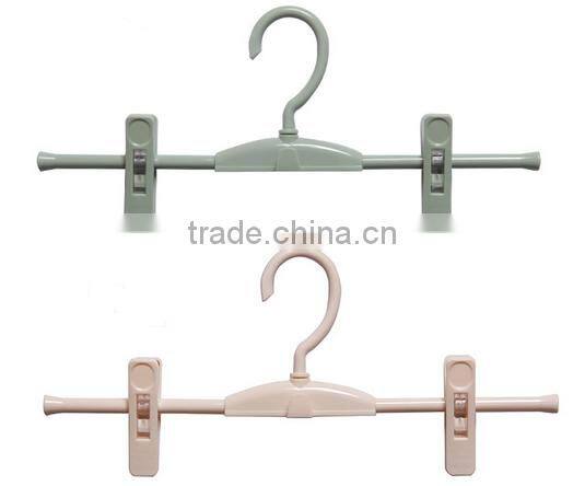 Wholesale Stock Small Order Rotatable With Clip Plastic Clothes Hanger