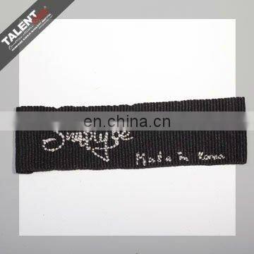 custom Fashion design embroidery woven label for garment