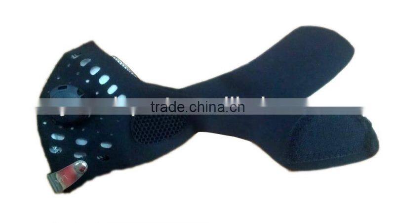 Face mask for outdoor sports