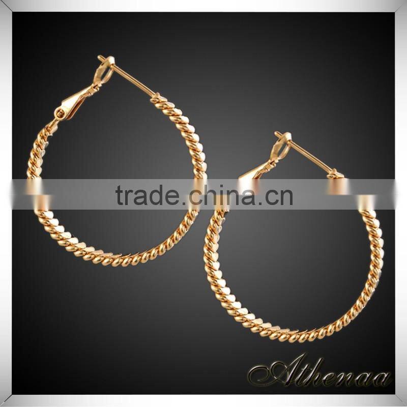 Top design Fashion Jewelry Manufacturer Brass Charm Simple Gold Earring Designs for Women