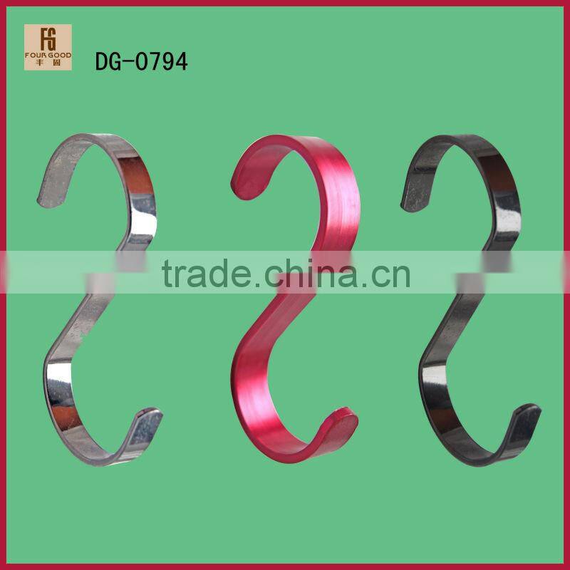 Durable metal single pole connectors