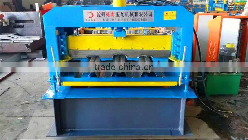 High Quality ZT688 720 Metal Floor Decking Roll Forming Machine