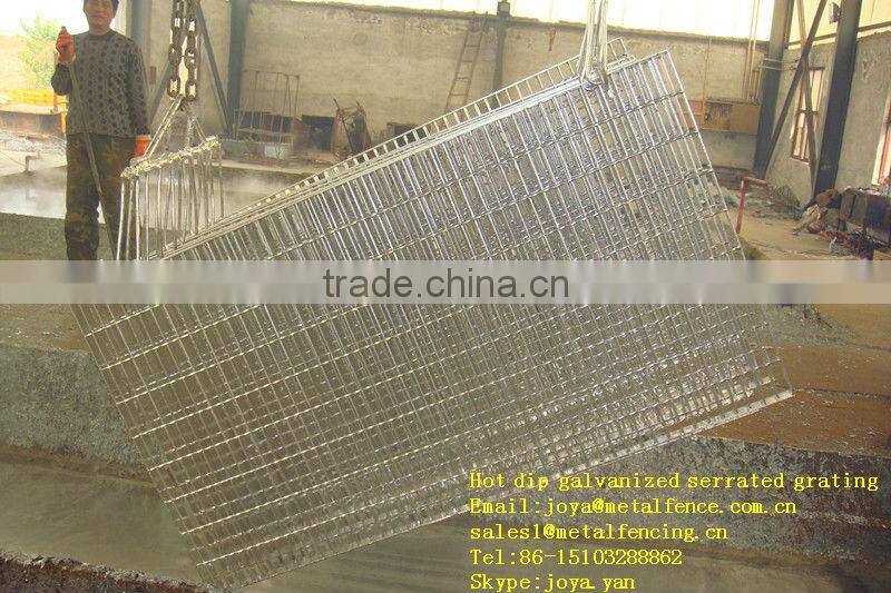 Galvanized steel serrated floor fish screen