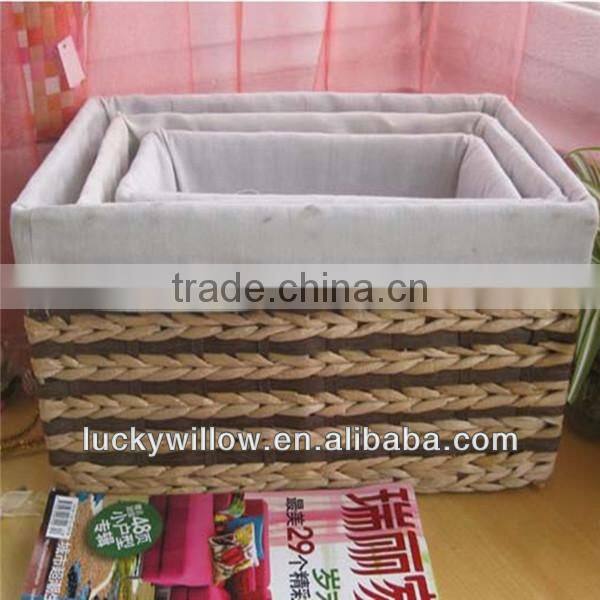 practical weaving hotel clothes storage basket