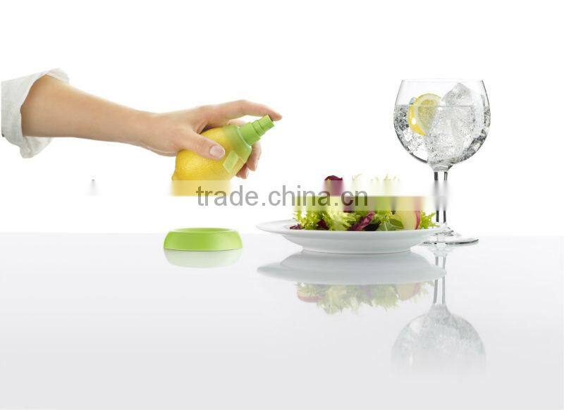 Manual Citrus Juicer and Food Sprayer Set