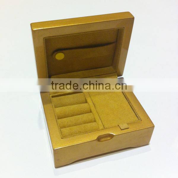 Golden jewelry set wooden box