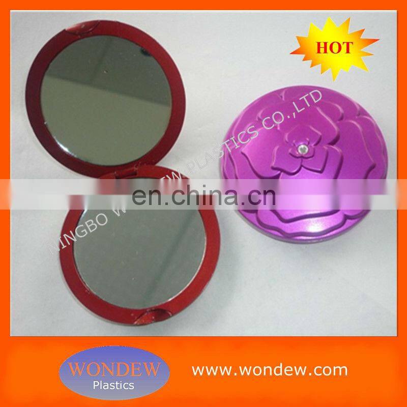 Triangle golding mirror for make up