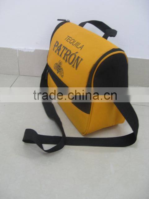Low cost handle cooler bag