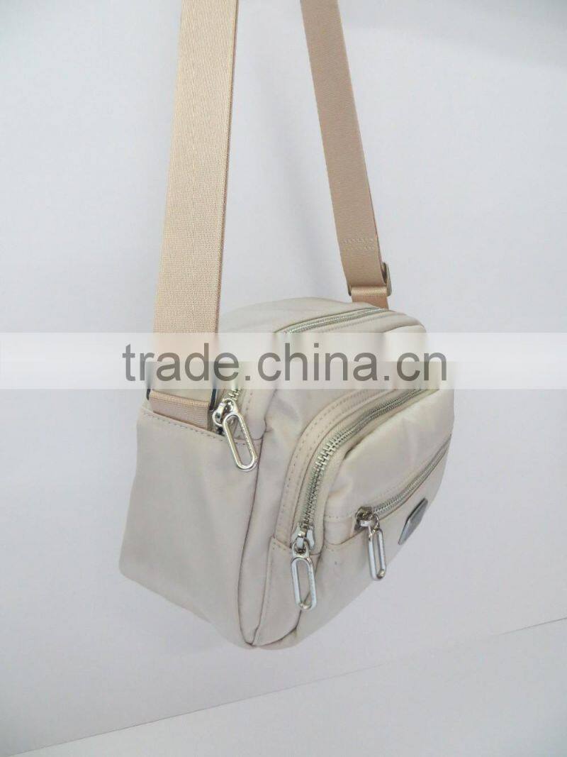 new style good quality waterproof shoulder bag for women and girls