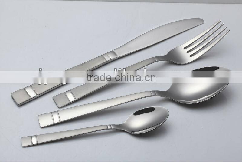228mm PP Heavy Weight Hand Polish Plastic Tableware With Plastic Holder