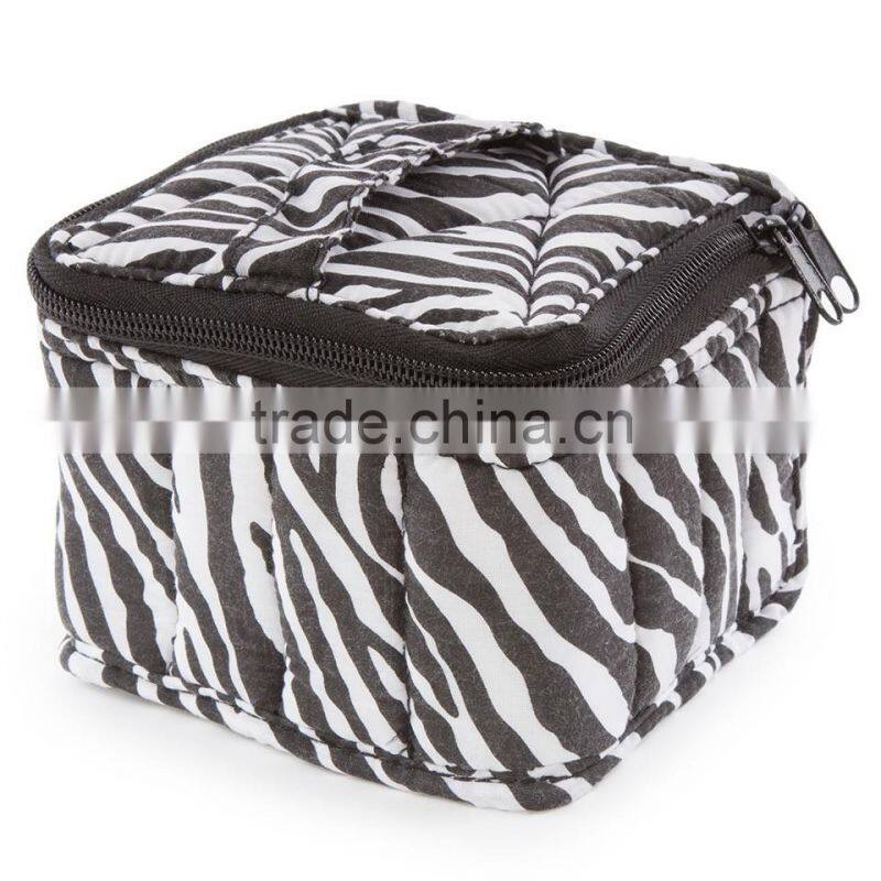 Nice pattern essential oil carrying case wholesale for 16 vials