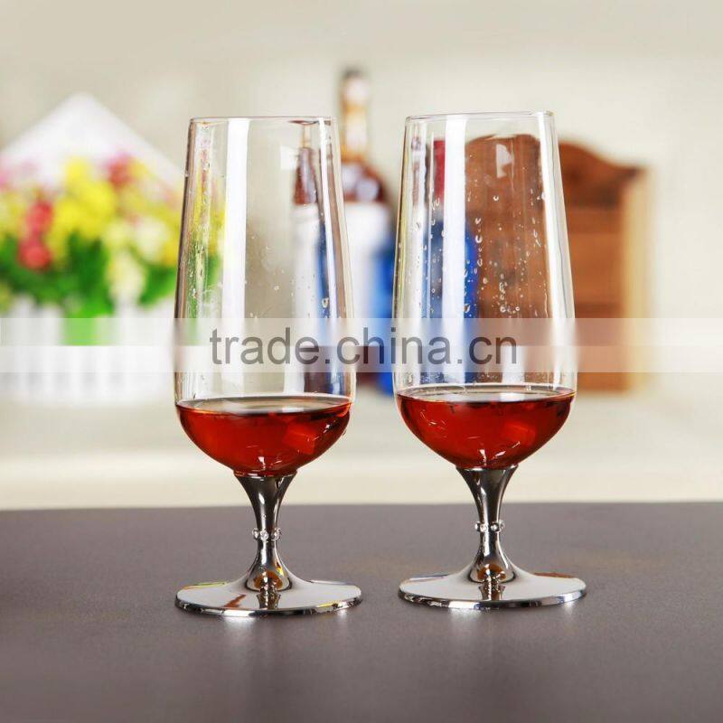 Clear handmade beer drinking glass set with metal stand