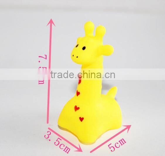 Custom 100% food grade silicone giraffe baby toy with squeaker